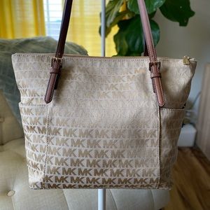 Michael Kors should Bag - golden beige. Beautiful everyday bag - gently worn